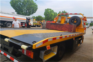 万年附近拖车电话号码服务